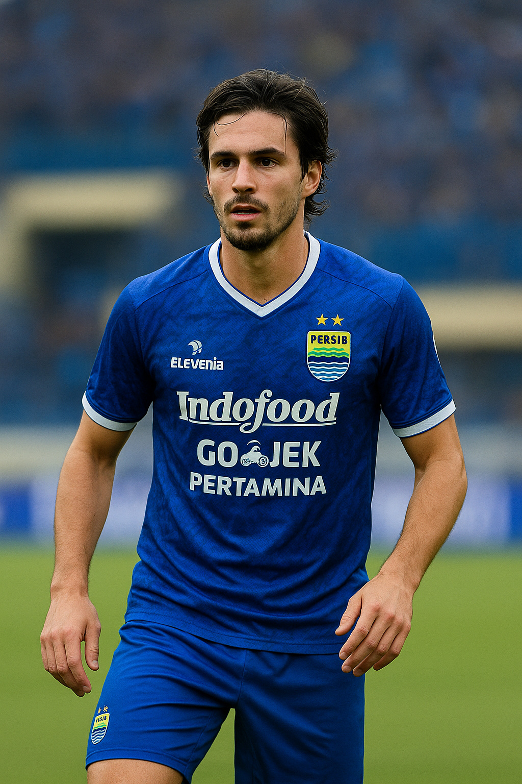 Thom Haye berseragam Persib Bandung di lapangan stadion.