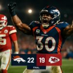 Pemain Denver Broncos merayakan kemenangan dramatis atas Kansas City Chiefs, skor 22-19.